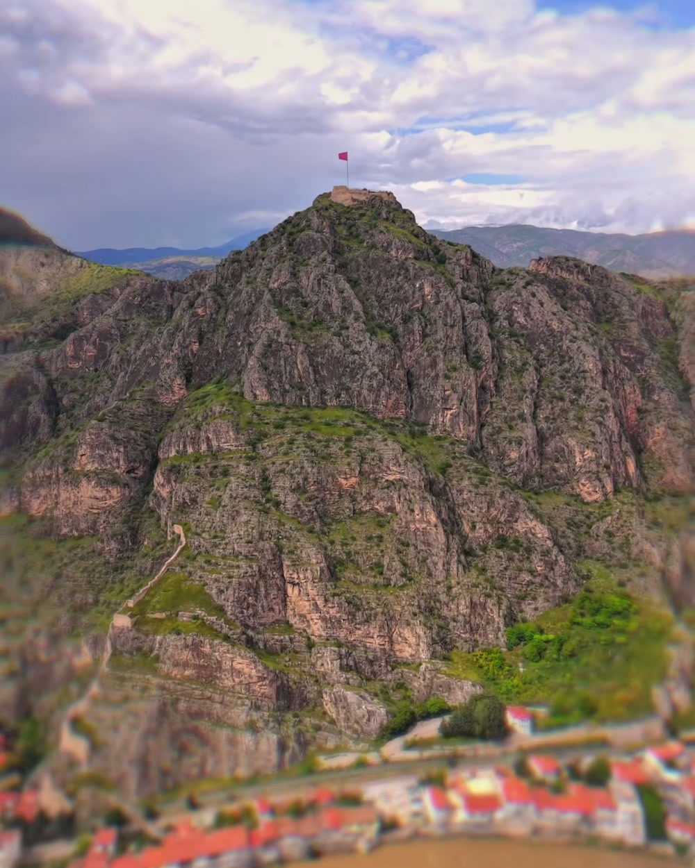 Amasya Castle on its rock, the flag on top